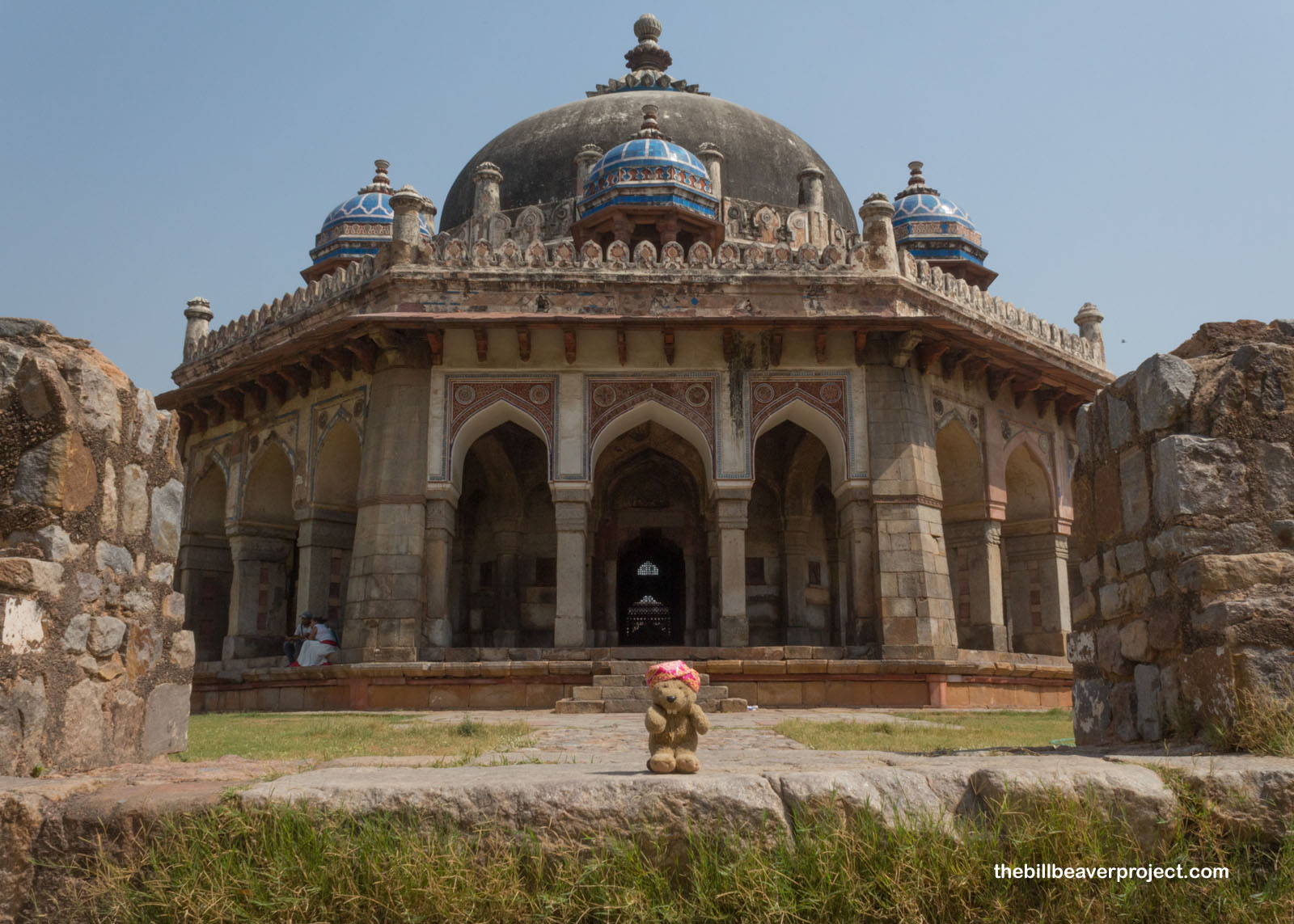 The tomb of Isa Khan!