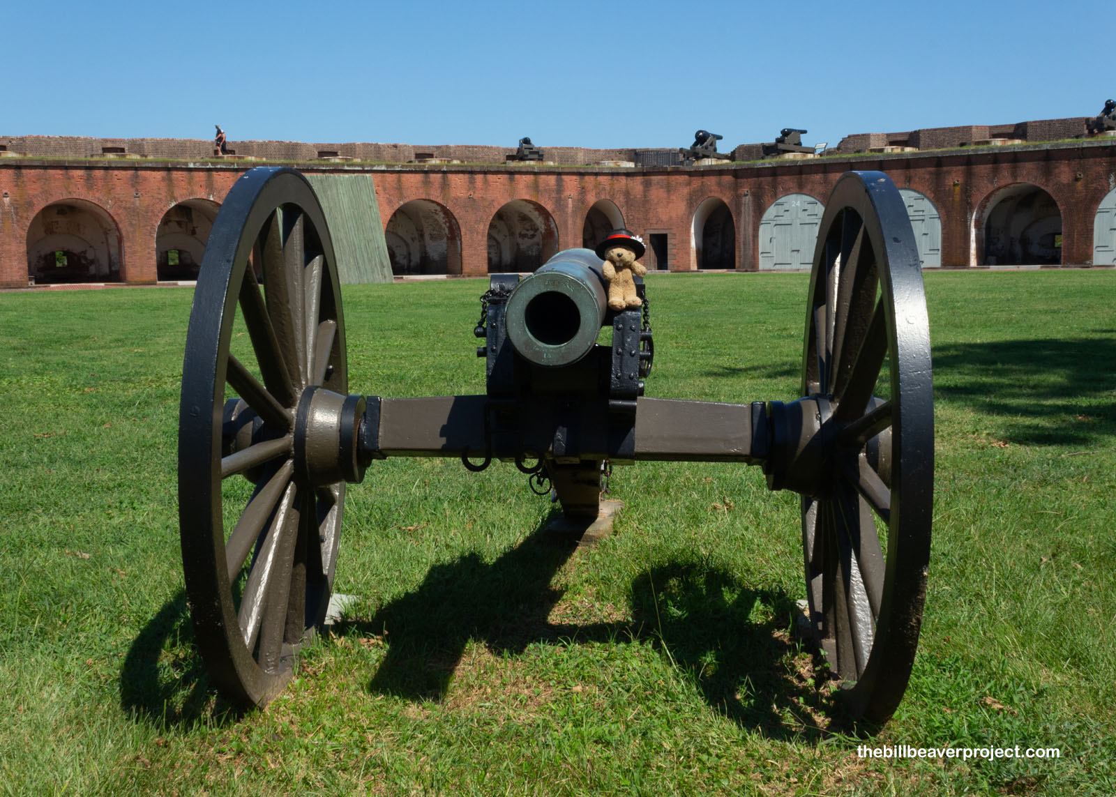 A cannon inside the fort!